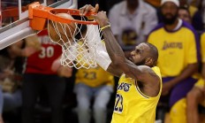 爱游戏亚洲官网-湖人艰难逆转快船，晋级总决赛