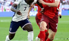 爱游戏亚洲官网-欧洲杯淘汰赛拉开帷幕，球迷青睐焦点战的简单介绍