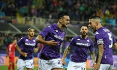 爱游戏中国官网-火热对决！看不完美的豪门对决的简单介绍