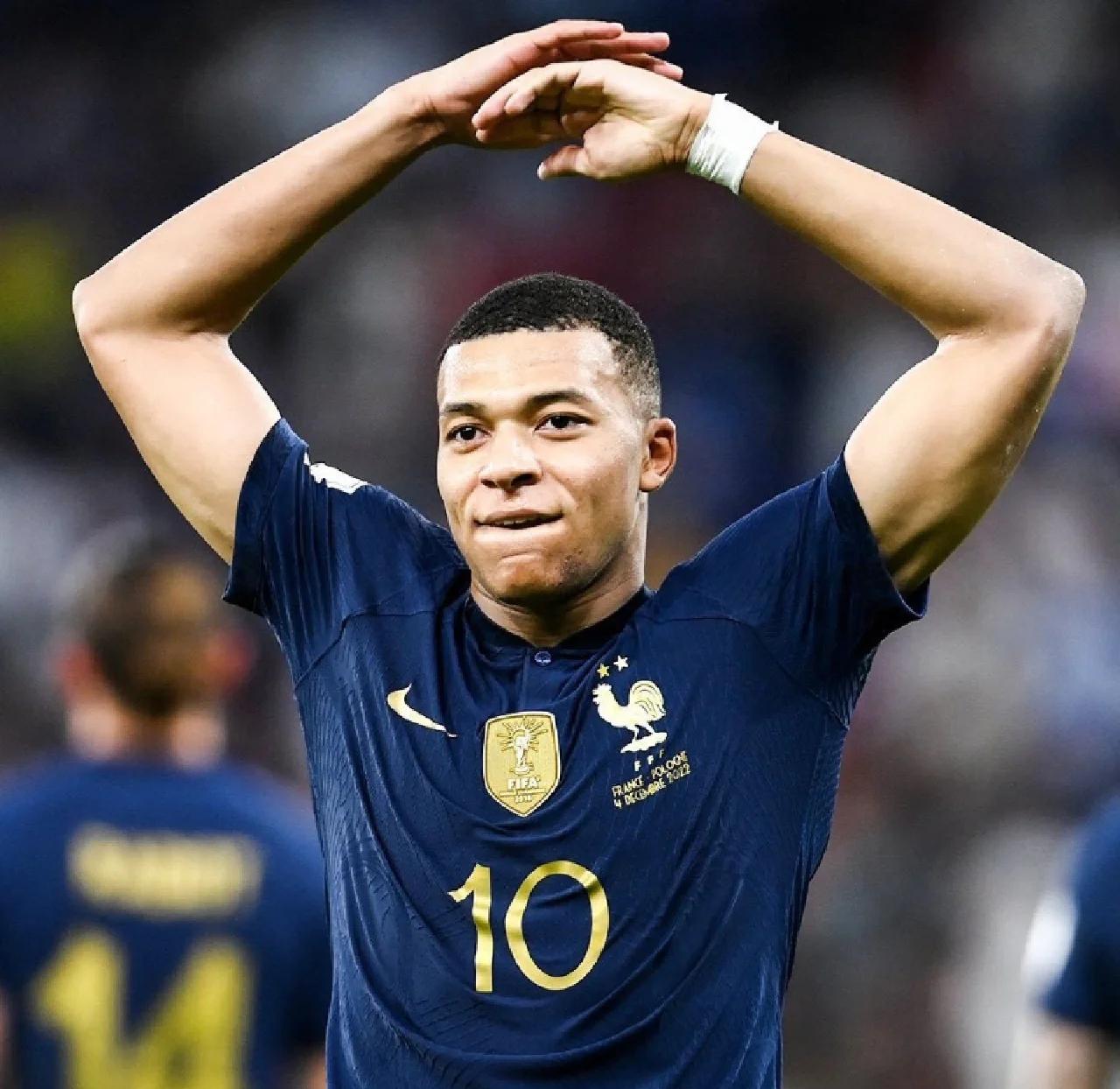 法国队在锦标赛中展现出色，祝贺他们的胜利！