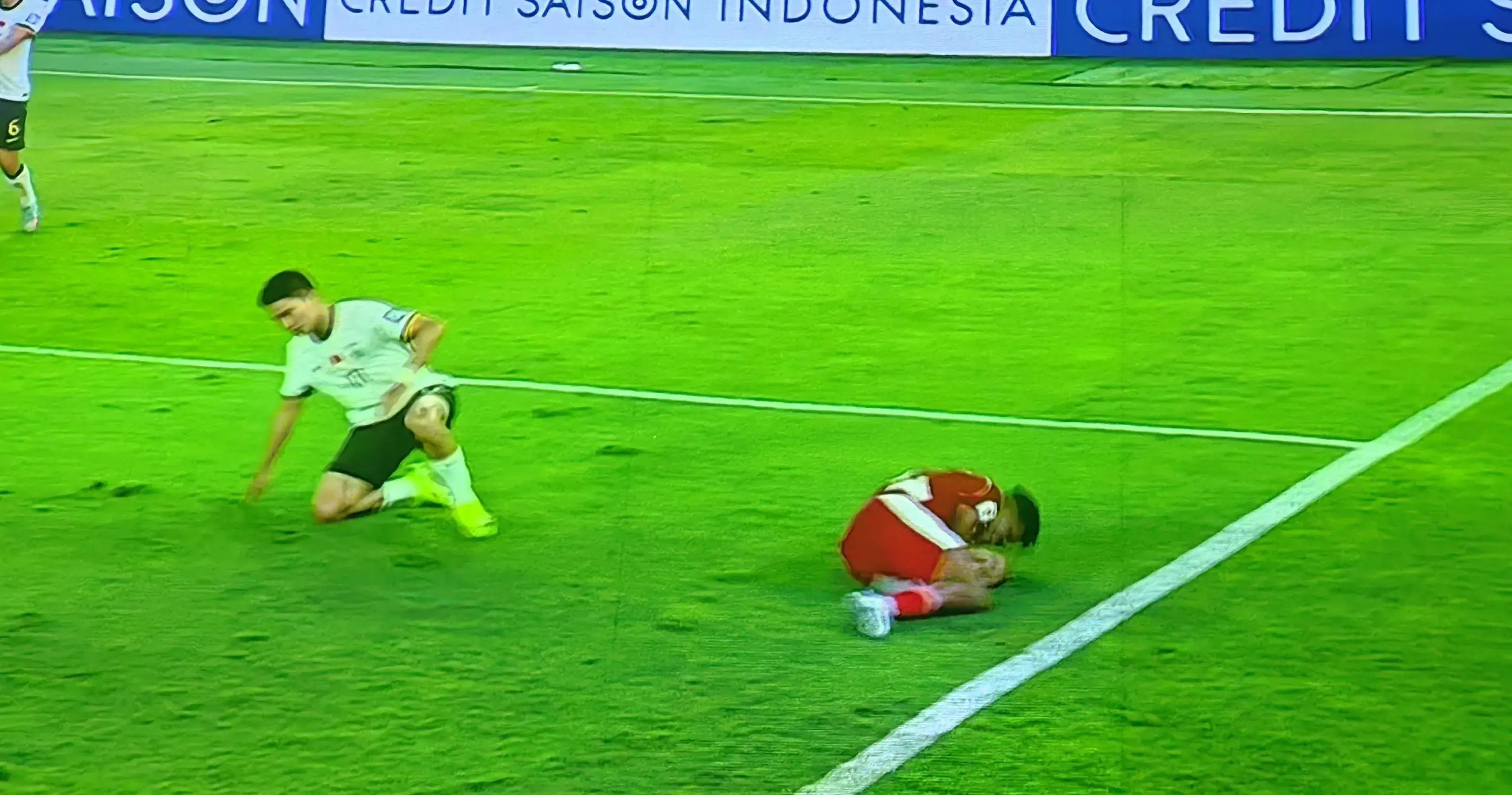 足球比赛赛场节奏紧凑，胜负悬念