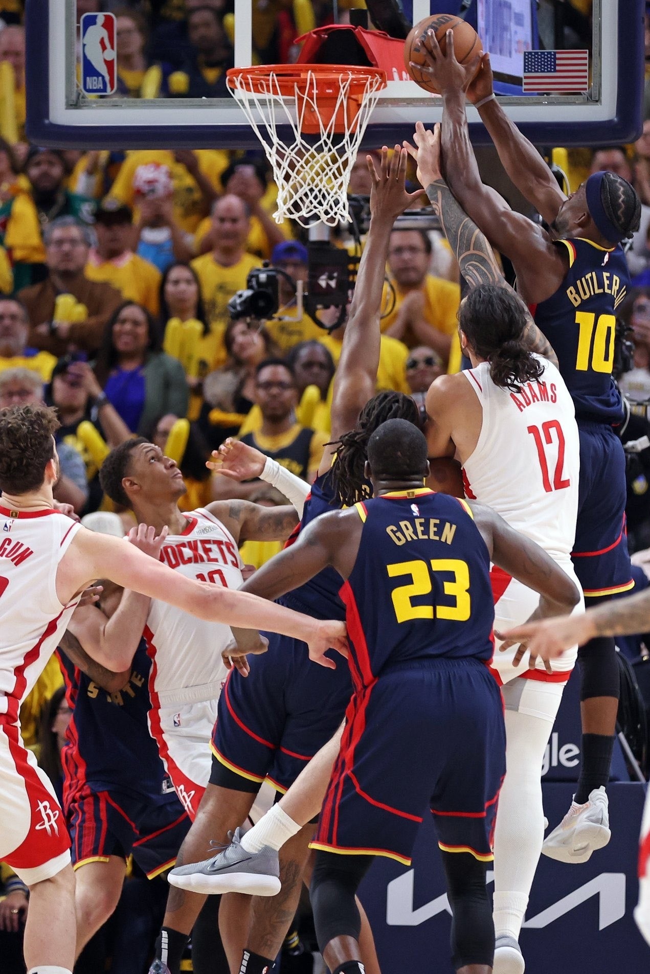 超级对决：球场上的热火激战