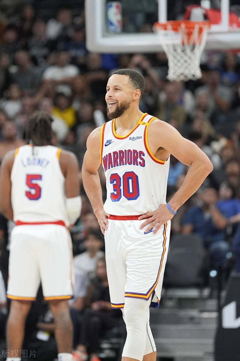 勇士苦战逆转马刺，库里成为救世主