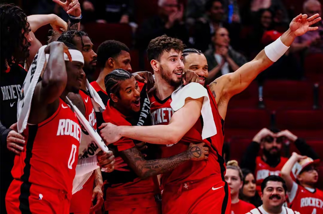 雄火箭克战胜掘金，取得连胜