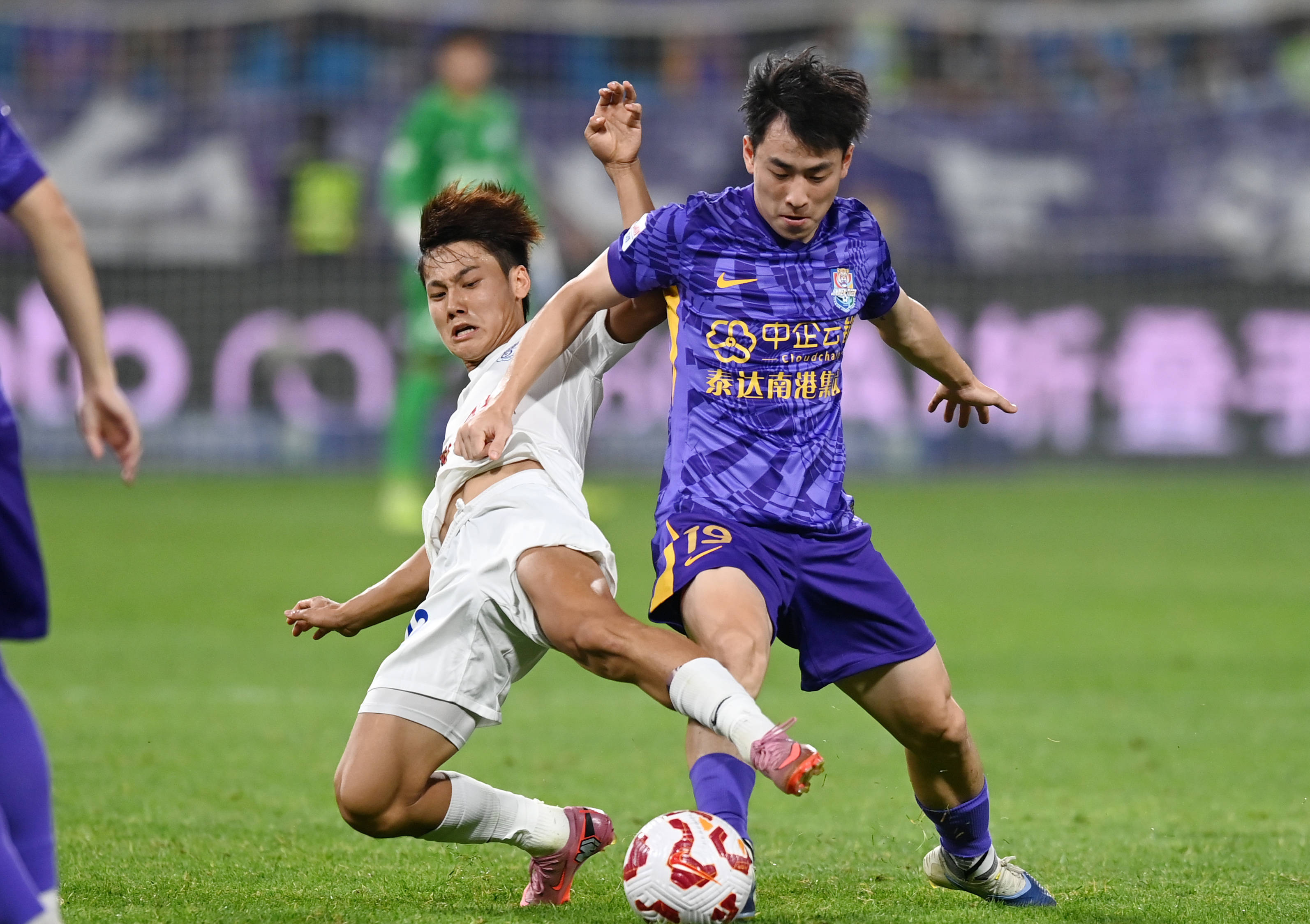 天津队在比赛中表现出色,轻松取胜 天津队在比赛中表现出色,轻松取胜