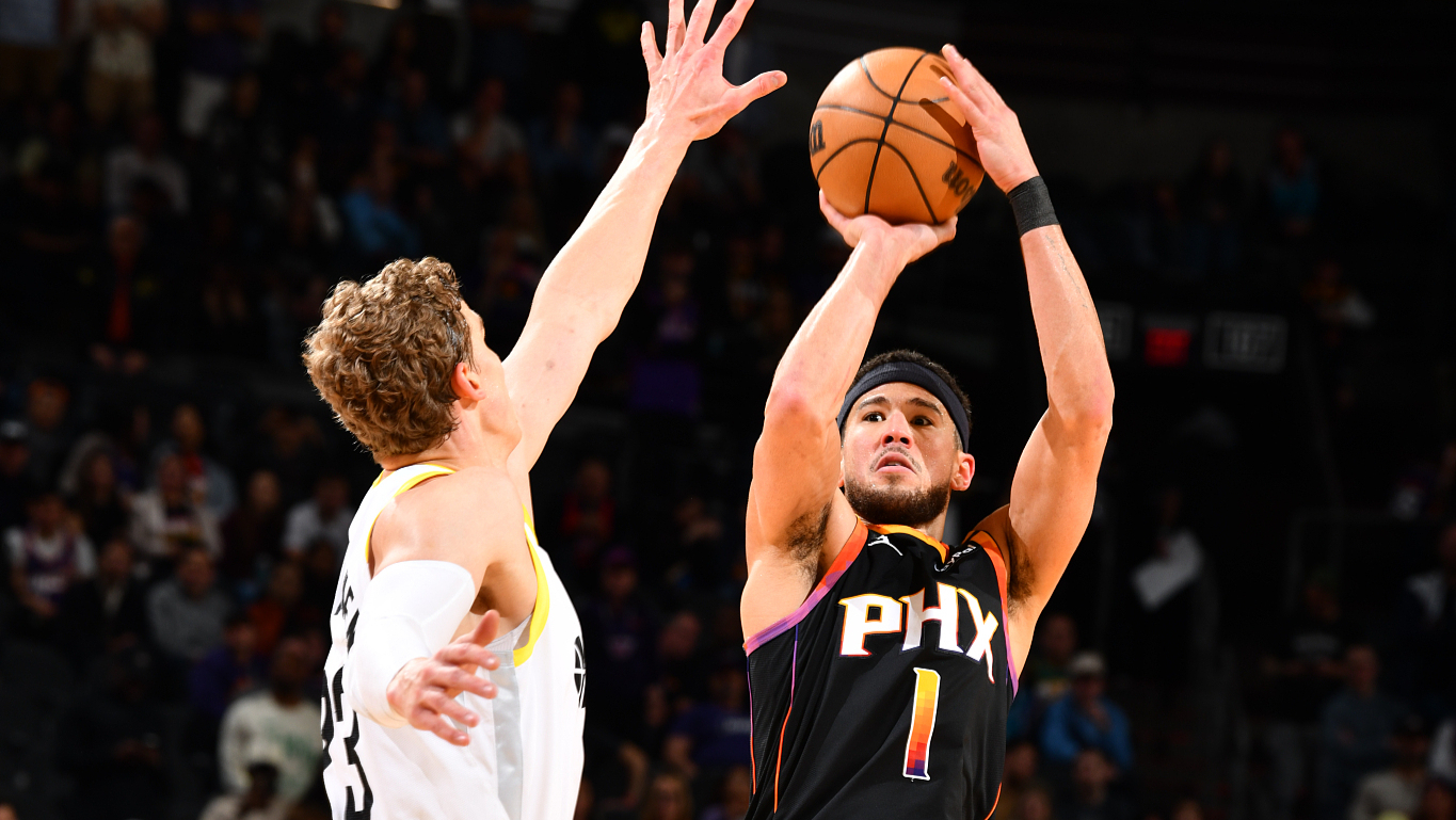 爵士战胜太阳，强势登顶