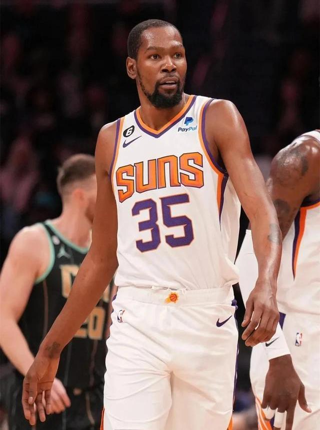 爵士战胜太阳，强势登顶