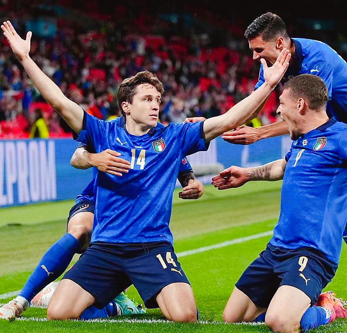 包含比利时完胜芬兰成为欧洲国家杯小组赛首位成功晋级的词条