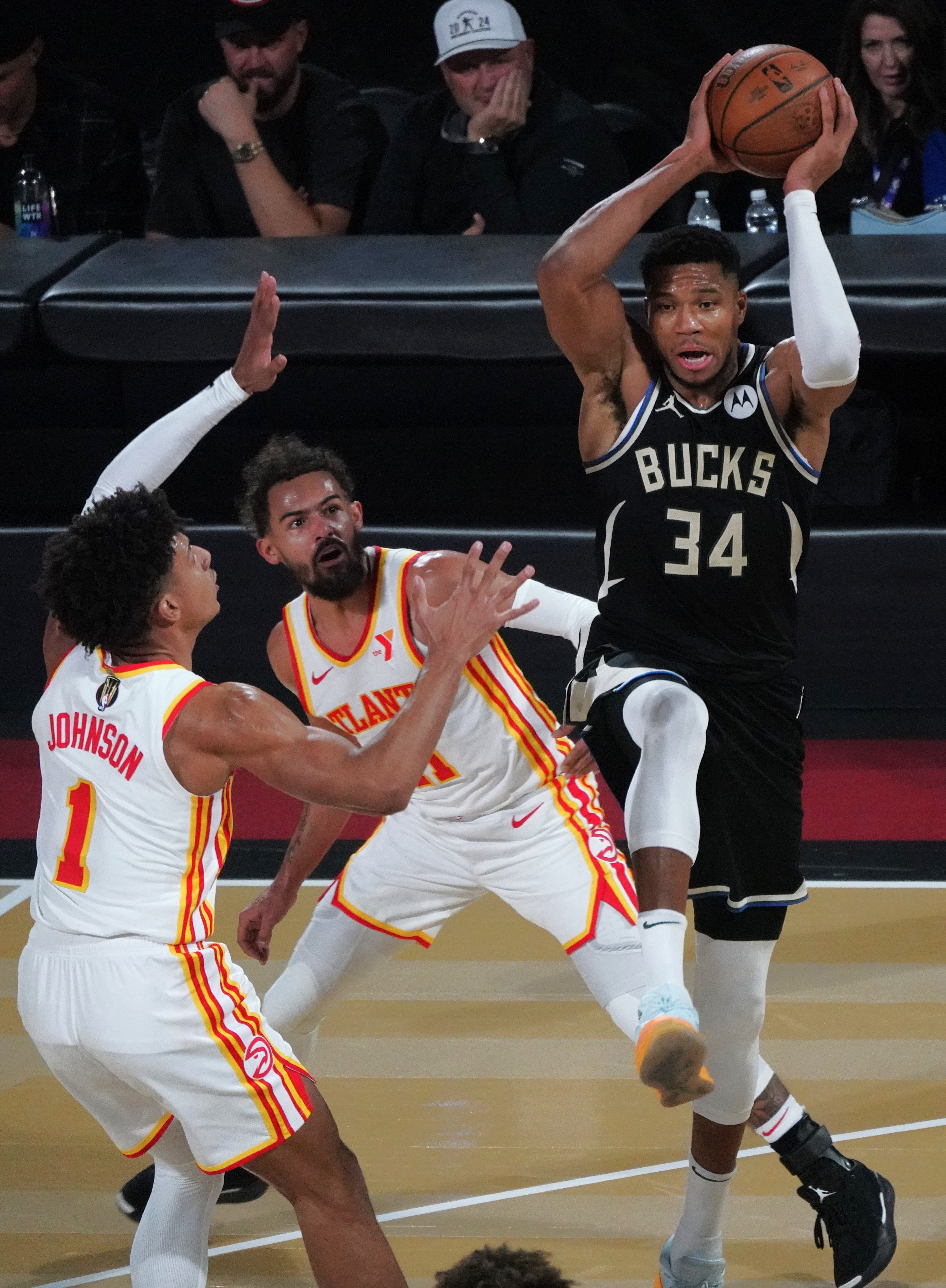 热火再胜老鹰，继续领跑东部