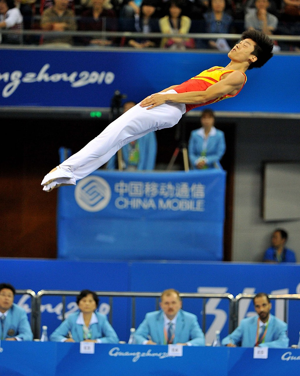 包含亚洲蹦床表现出众登顶称霸竞技场的词条