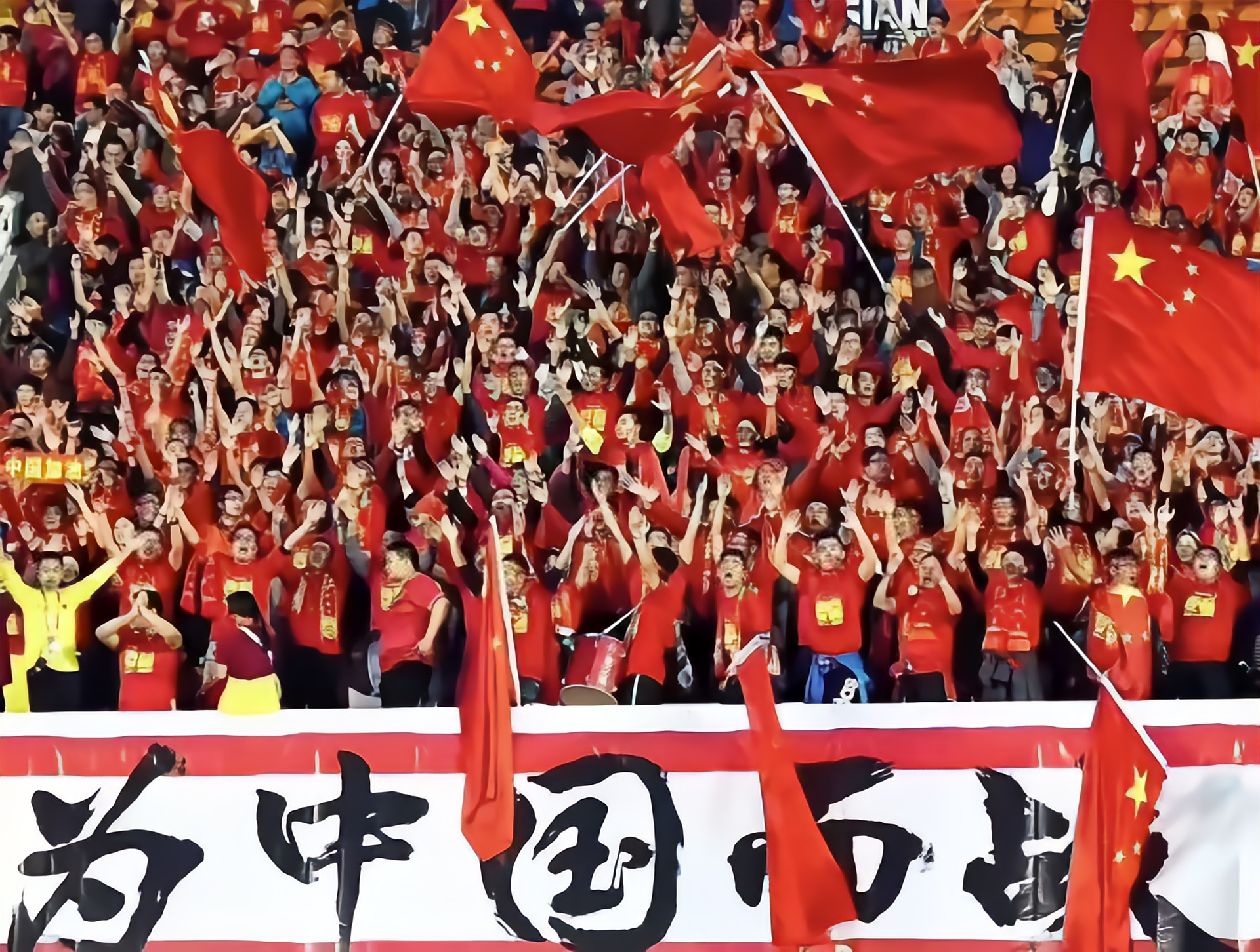 燃烧战火！球员场上拼尽全力