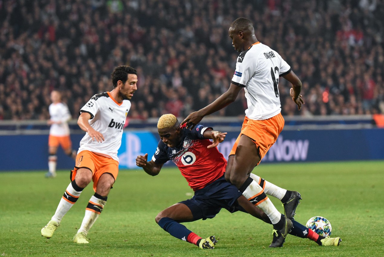 包含尼斯客场不敌里尔，遭遇两连败的词条