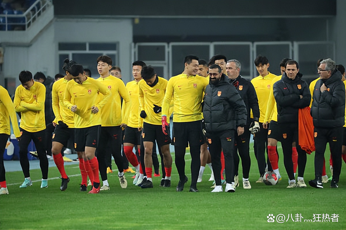 新任教练调整战术，助球队获得连胜