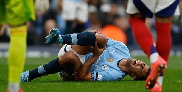 包含柏林赫塔中场核心受伤，将缺阵一段时间的词条