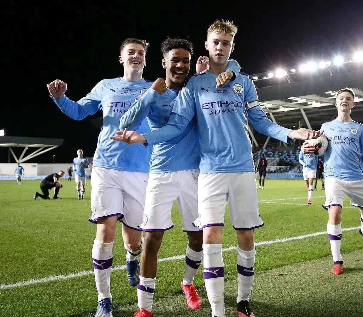 关于切尔西主场-击败斯托克城，继续保持不败的信息