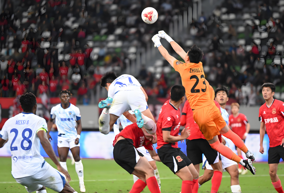 外援内线连绝杀,球队连胜迎来高光时刻的简单介绍 外援内线连绝杀,球队连胜迎来高光时刻的简单介绍