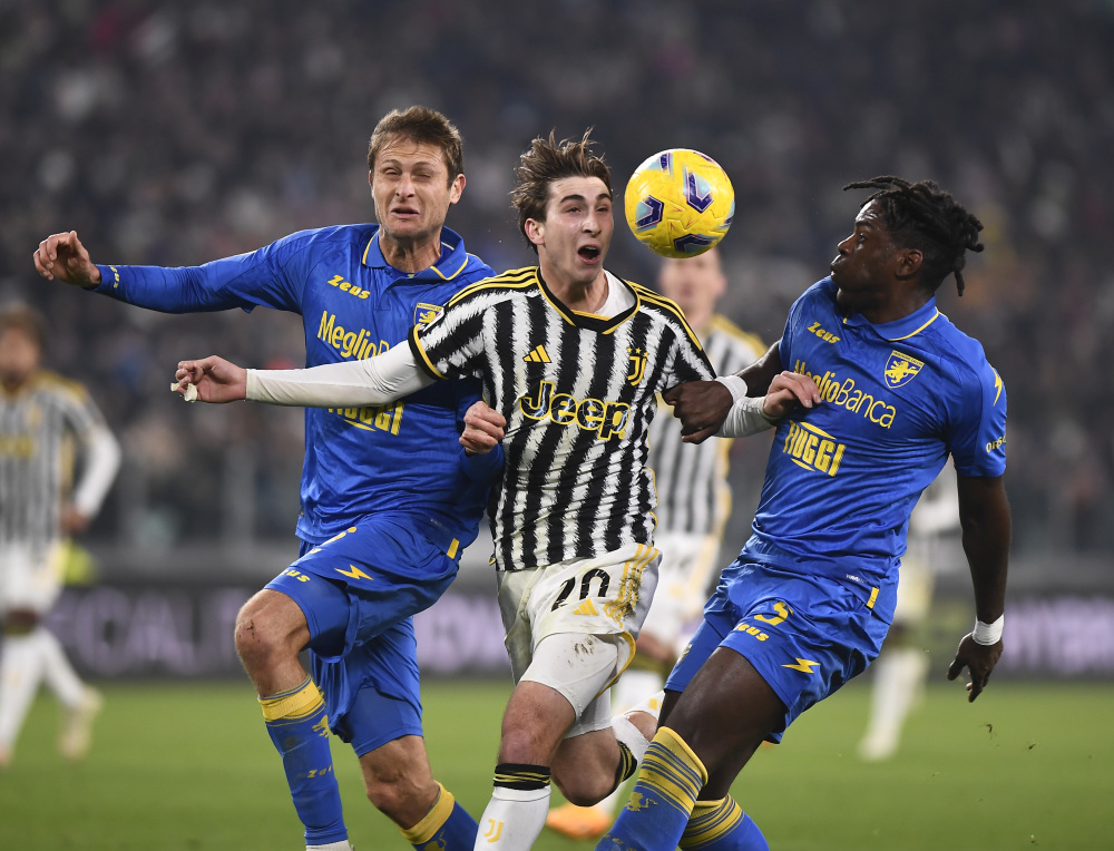 尤文图斯后卫回归赛场，球队备战欧联杯的简单介绍